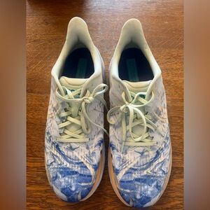 HOKA sneakers @.5 women’s 
Clifton 8